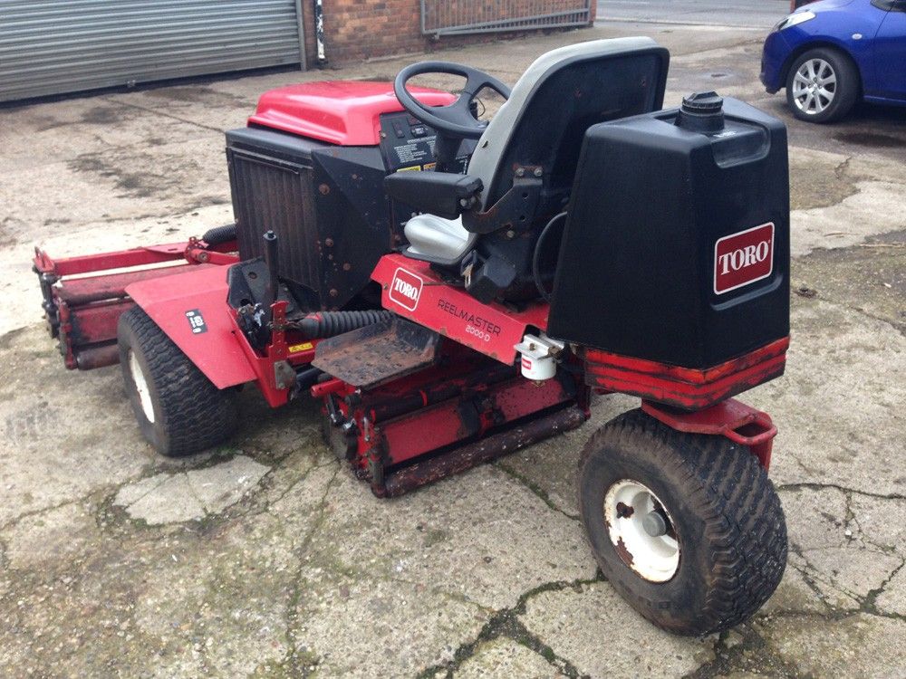 TORO REELMASTER 2000D TRIPLE DIESEL RIDE ON MOWER Dobsons Garden Machinery